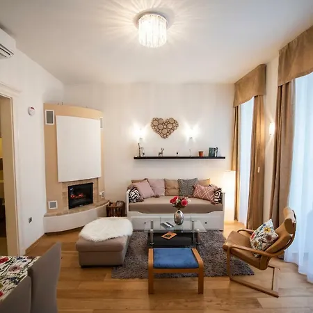 Kiraly Str Apartman With Free Parking Apartment Pecs