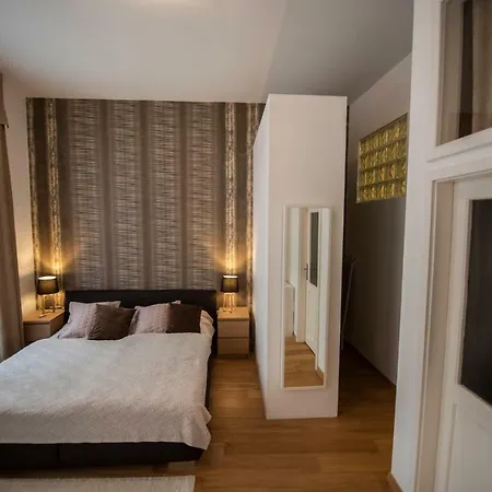 Kiraly Str Apartman With Free Parking * Pecs