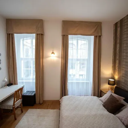 Kiraly Str Apartman With Free Parking * Pecs